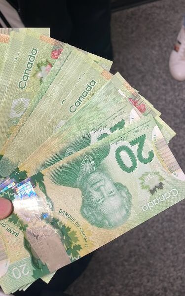 CAD 20$
